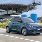 【画像】フィアット500もEVだけになっちゃったか……と思ったらエンジン搭載車が登場だと!?　しかも6速MT「だけ」とかやっぱフィアットはわかってらっしゃる!! 〜 画像72