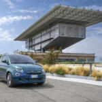 【画像】フィアット500もEVだけになっちゃったか……と思ったらエンジン搭載車が登場だと!?　しかも6速MT「だけ」とかやっぱフィアットはわかってらっしゃる!! 〜 画像73