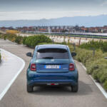 【画像】フィアット500もEVだけになっちゃったか……と思ったらエンジン搭載車が登場だと!?　しかも6速MT「だけ」とかやっぱフィアットはわかってらっしゃる!! 〜 画像74