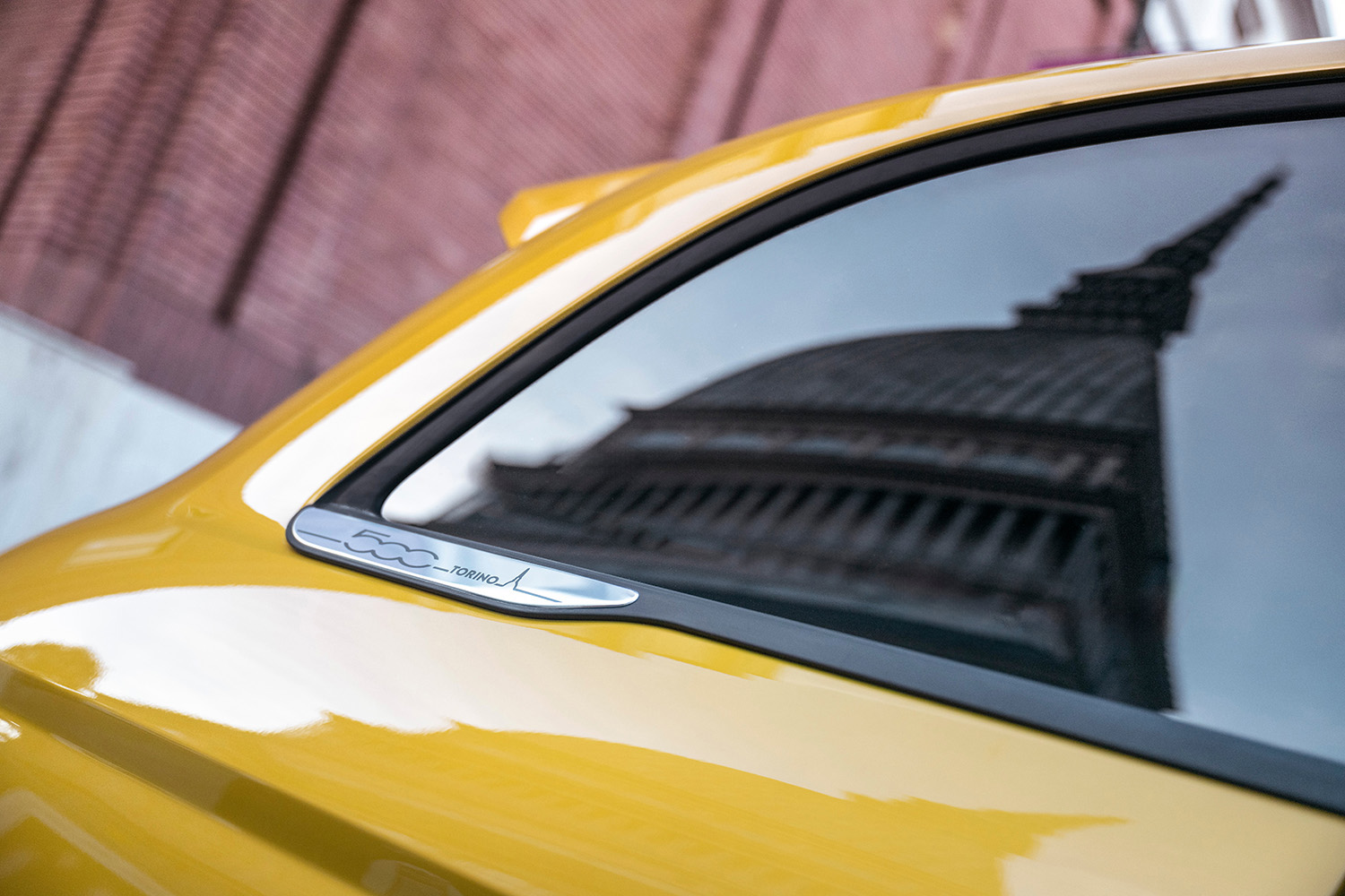 欧州で新登場のフィアット500ハイブリッドの日本導入が待ち切れない 〜 画像75