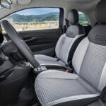 【画像】フィアット500もEVだけになっちゃったか……と思ったらエンジン搭載車が登場だと!?　しかも6速MT「だけ」とかやっぱフィアットはわかってらっしゃる!! 〜 画像79