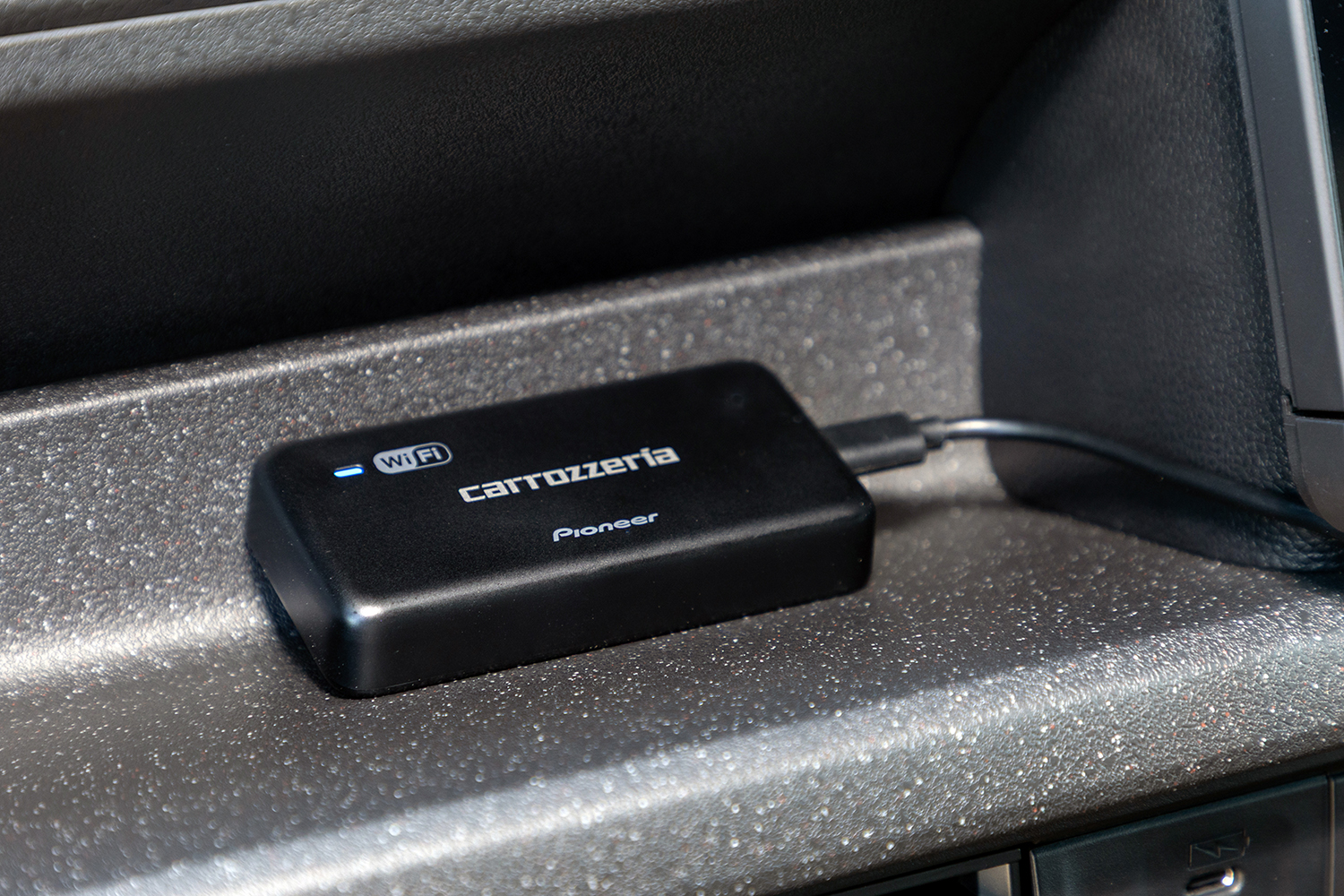 クルマのなかで使うなら車載機器専用ブランド「カロッツェリア」の車載専用Wi-Fiルーター「DCT-WR200D」が大正解だった 〜 画像11