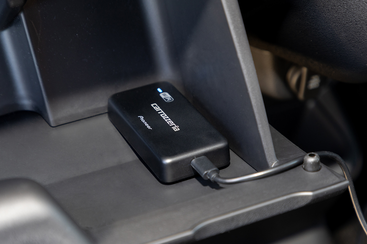 クルマのなかで使うなら車載機器専用ブランド「カロッツェリア」の車載専用Wi-Fiルーター「DCT-WR200D」が大正解だった 〜 画像13