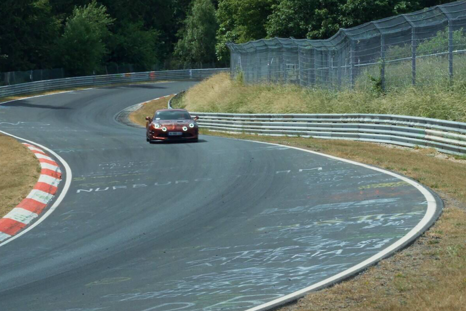 ニュルブルクリンクを走行するアルピーヌA110 R ウルティム 〜 画像55