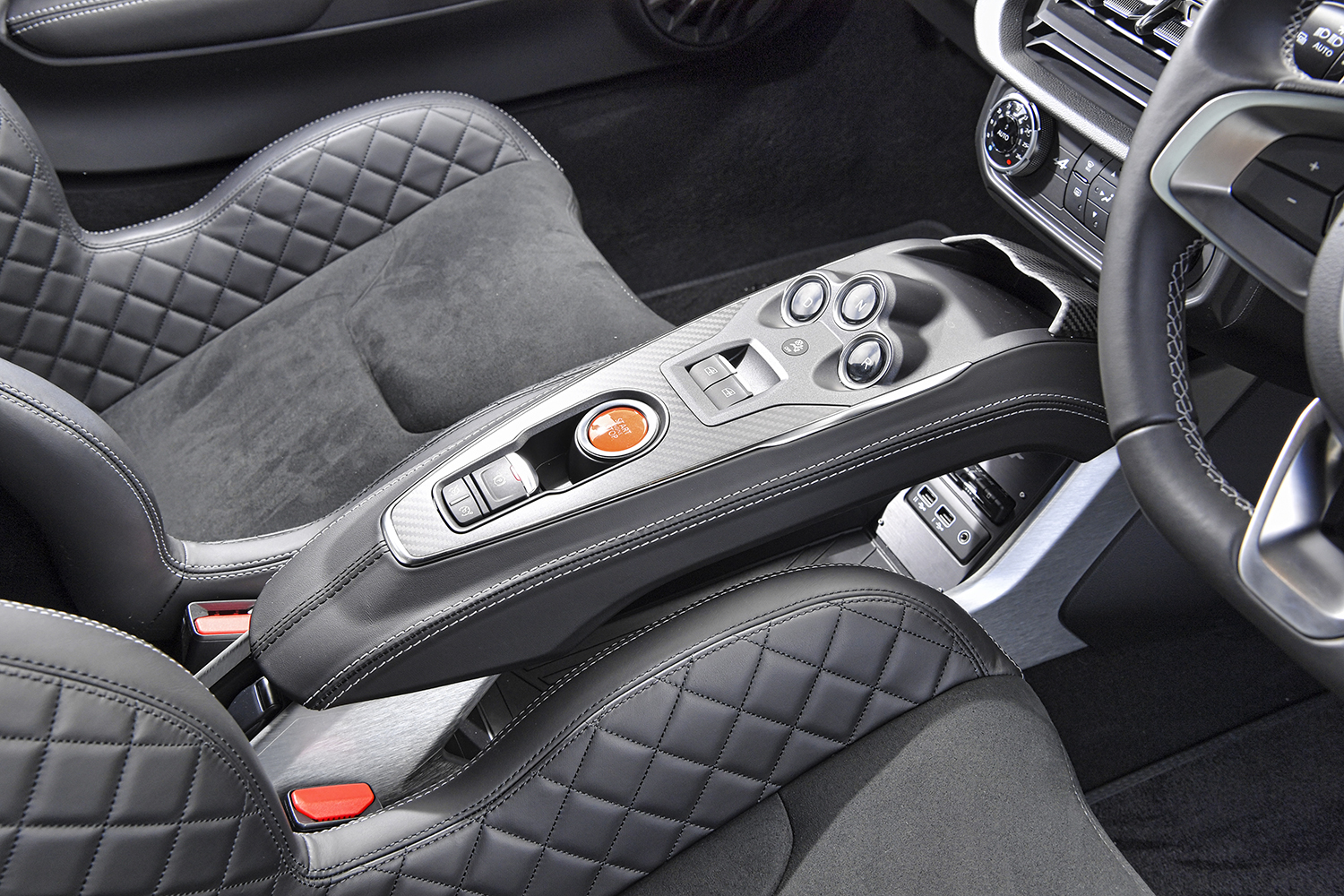 最後の３モデルに乗ってあらためて感じたアルピーヌらしさ 〜 画像60