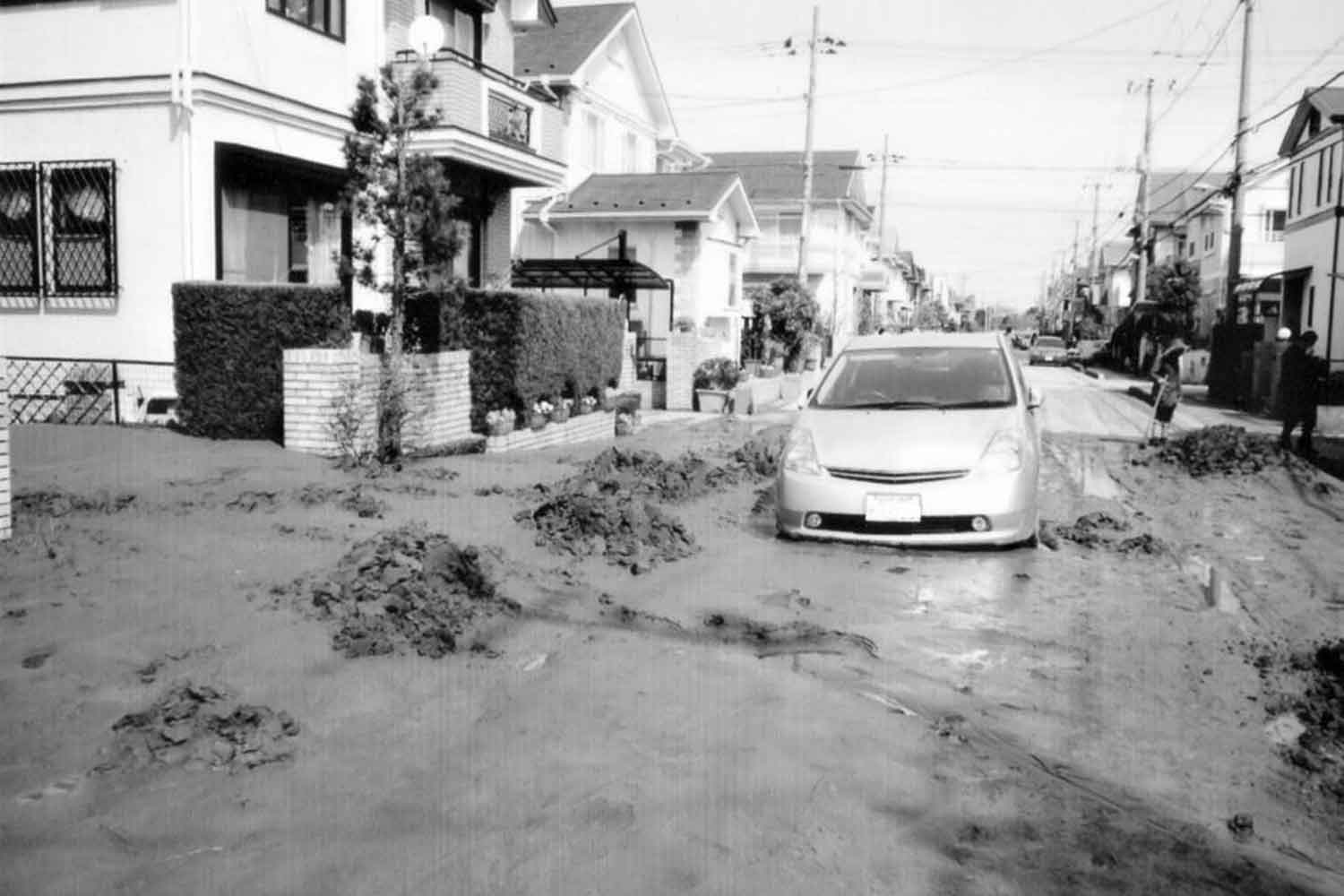 運転中に地震の揺れを感じたらキーを付けたまま車検証だけもち出すのが大正解 〜 画像8