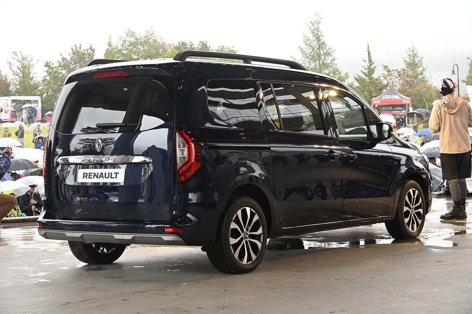 フランスには長いカングーがあった 〜 画像16