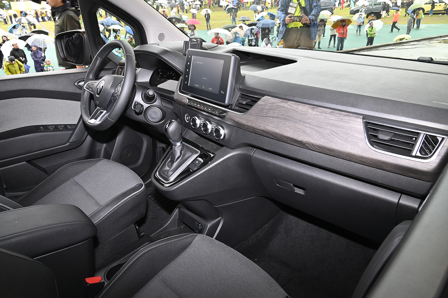 フランスには長いカングーがあった 〜 画像23