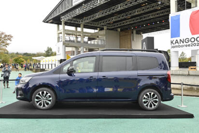 家族多めのカングーファンおまたせ！　まもなく日本導入される３列シートでボディも大きくなった「グランカングー」の気になる中身!!