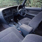 【画像】セダンなのに左右のリヤドアが非対称！　タクシー・乗用・パトカー仕様まで登場した「日産クルー」を知ってるか？ 〜 画像7