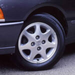 【画像】セダンなのに左右のリヤドアが非対称！　タクシー・乗用・パトカー仕様まで登場した「日産クルー」を知ってるか？ 〜 画像9