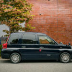 【画像】もはや東京の風景のひとつになっているJPNタクシー！　乗り降りもラクで後席も広く大満足……なのに地方ではあまり走ってないってナゼ？ 〜 画像3