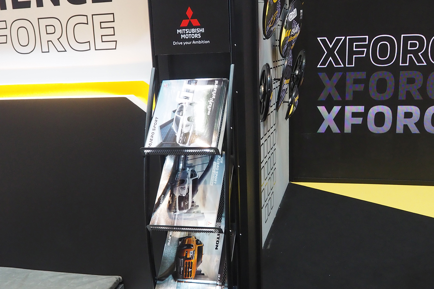 モーターエキスポ2025の三菱ブースで配布されていた紙のカタログ