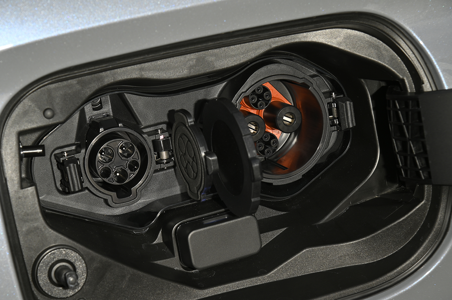 アウトランダーPHEVは静かにスムーズにそして力強く走るSUVの完成形だった 〜 画像5