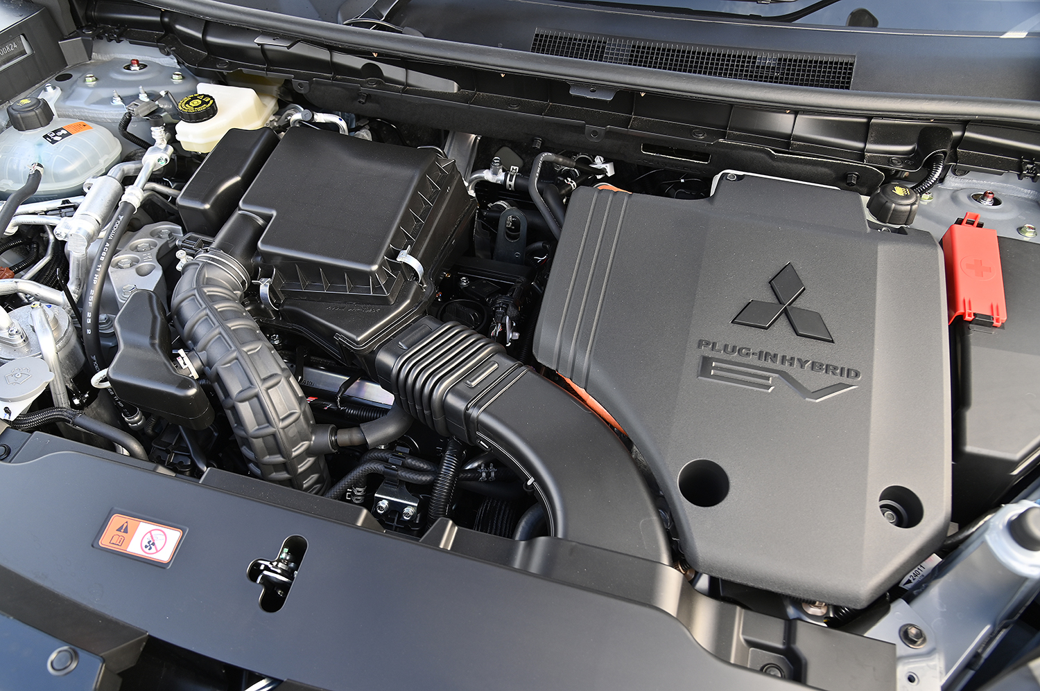 アウトランダーPHEVのエンジン 〜 画像9