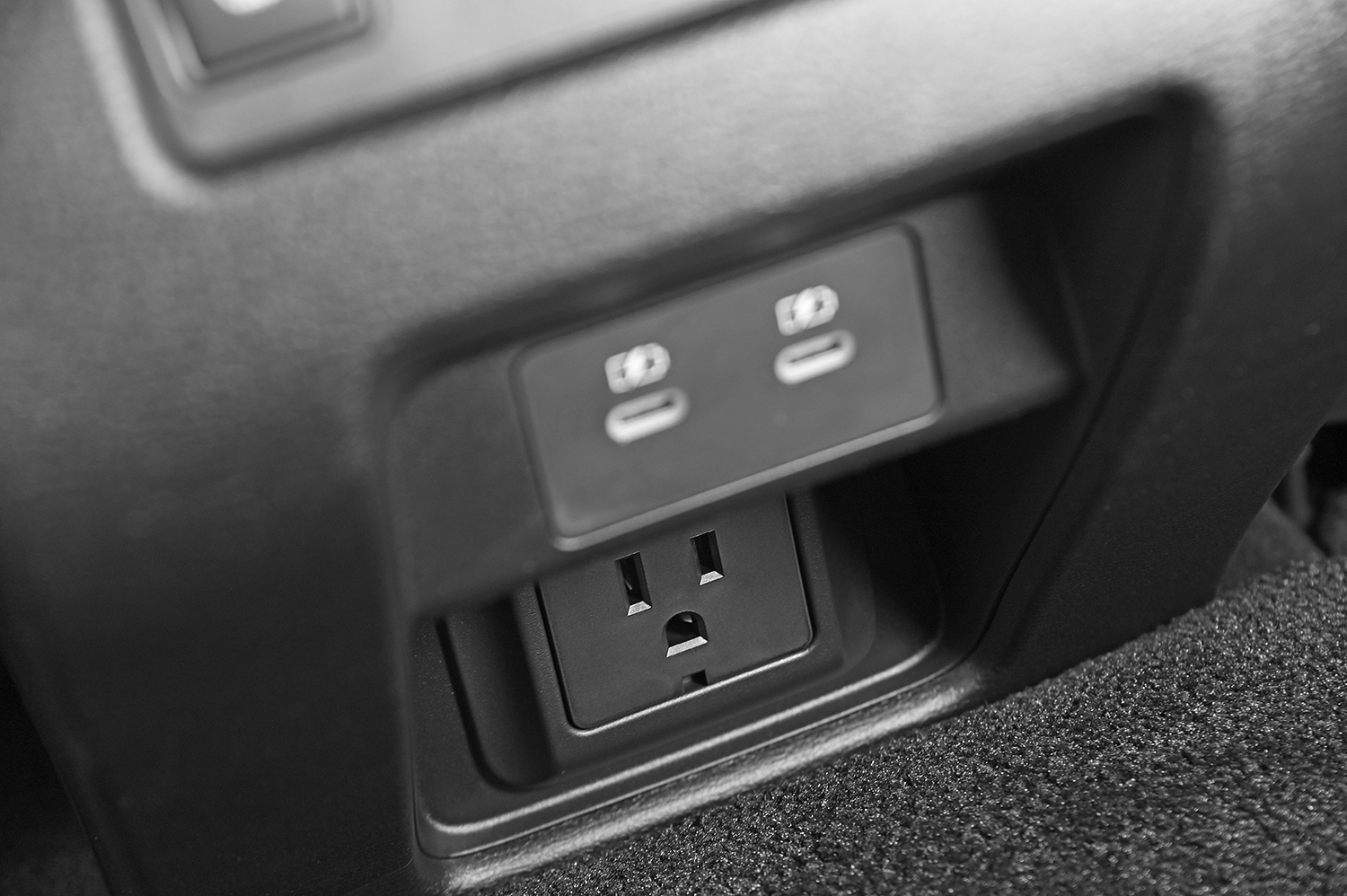 アウトランダーPHEVは静かにスムーズにそして力強く走るSUVの完成形だった 〜 画像10