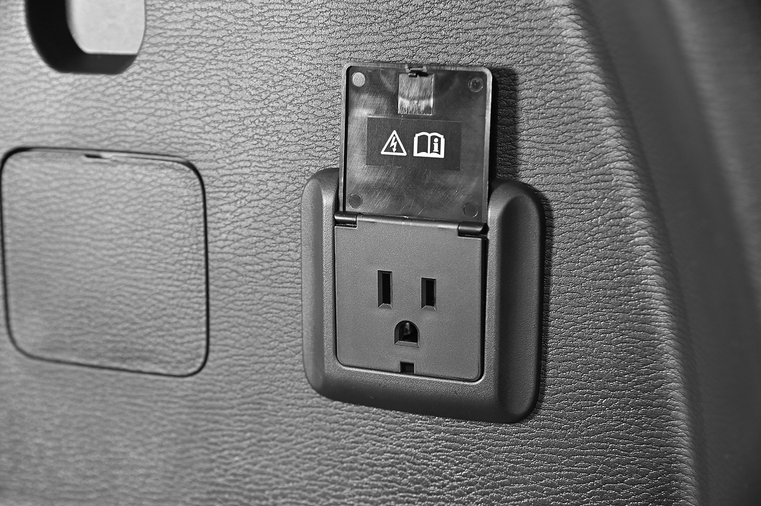 アウトランダーPHEVは静かにスムーズにそして力強く走るSUVの完成形だった 〜 画像11