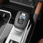 【画像】【試乗】高級感たっぷりで燃費がよくて悪路にも強く災害時も活躍！　おまけに走りも楽しいアウトランダーPHEVはクルマの理想の姿そのものだった 〜 画像14