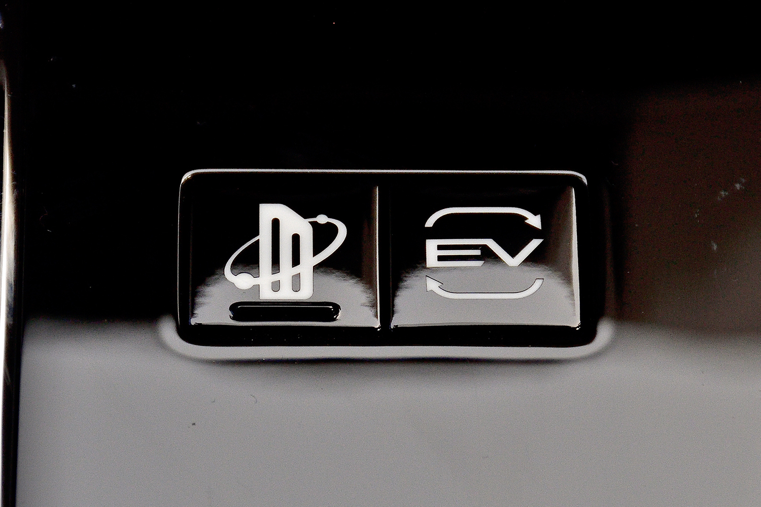 三菱アウトランダーPHEVのワンペダルモードウイッチとEVモードセレクトスイッチ 〜 画像33