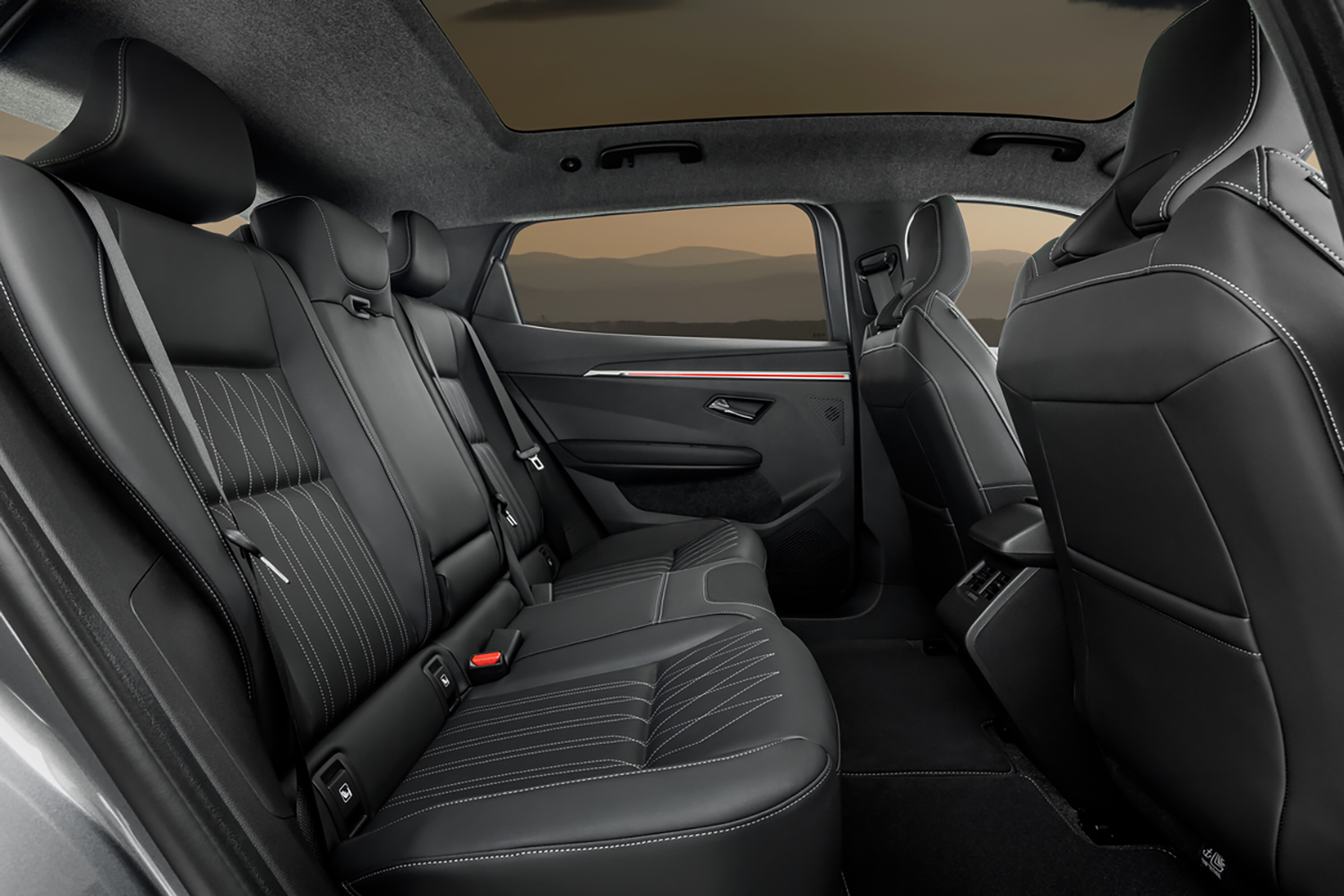 ルノー日産三菱アランアンス強化によって誕生した日本とはまったく異なるエクリプスクロスの正体とは 〜 画像10