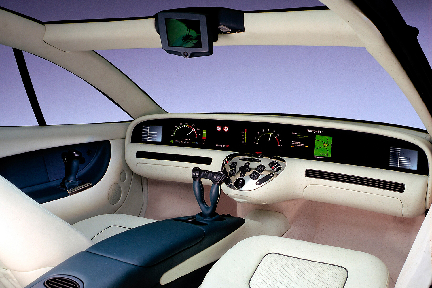 メルセデス・ベンツF200イマジネーションのインパネ