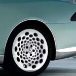 【画像】バイ・ワイヤ化もデジタルドアミラーもワイドディスプレイも30年前に想定済み！　コンセプトカーの「F200」をみたらメルセデス・ベンツの先見性がヤバかった 〜 画像10