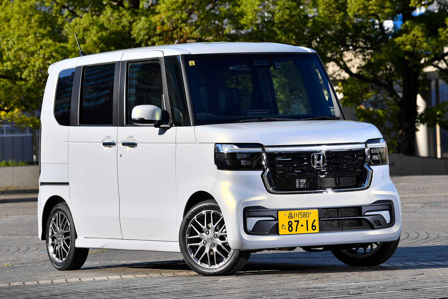 ホンダN-BOXカスタムのフロントスタイリング