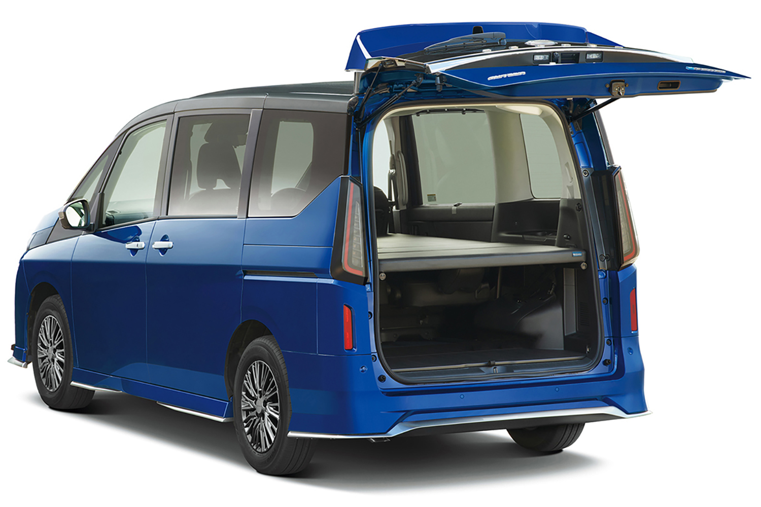 日産セレナ・マルチベッドのリヤスタイリング