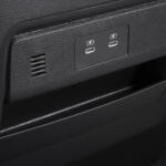 【画像】「ルキシオン」はさらに上質に「ハイウェイスターV」はよりスポーティに刷新！　日産セレナがマイナーチェンジでこれまで以上に家族に寄り添うミニバンになった 〜 画像22