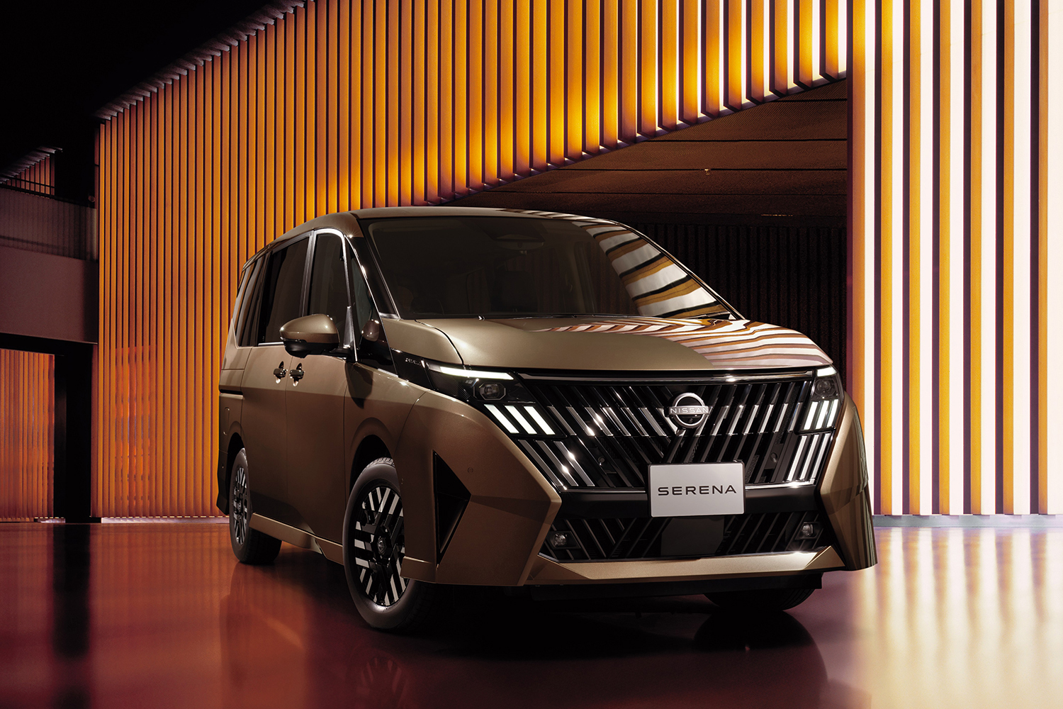 日産セレナ・ルキシオンのフロントスタイリング