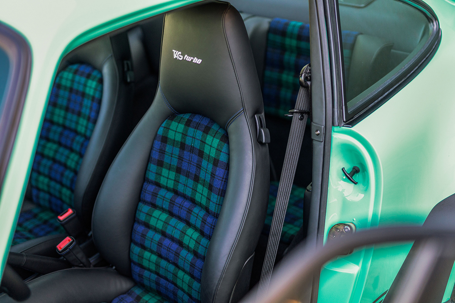 「911 TAG ターボ・バイ・ランザンテ」はF1エンジン搭載の究極の911ターボだった 〜 画像8