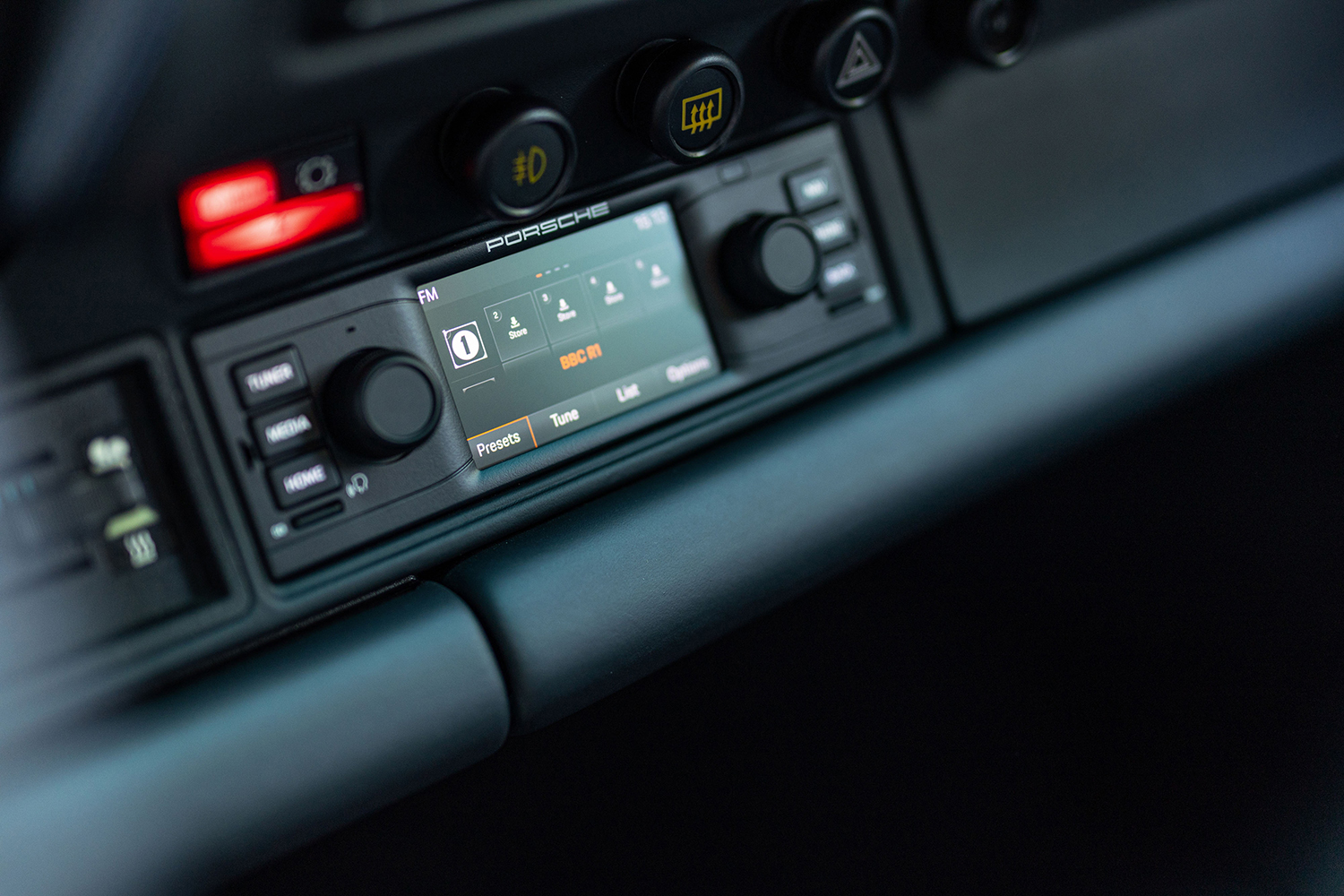 「911 TAG ターボ・バイ・ランザンテ」はF1エンジン搭載の究極の911ターボだった 〜 画像14