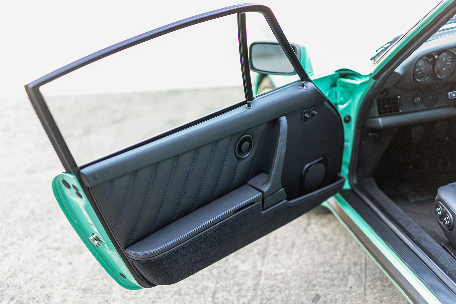 「911 TAG ターボ・バイ・ランザンテ」はF1エンジン搭載の究極の911ターボだった 〜 画像15