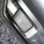 【画像】給油口を開けるレバーがない！　久々にクルマを乗り換えた昭和オヤジが驚くイマドキのクルマから「レバーが消えた」理由とは 〜 画像6