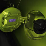 【画像】給油口を開けるレバーがない！　久々にクルマを乗り換えた昭和オヤジが驚くイマドキのクルマから「レバーが消えた」理由とは 〜 画像7