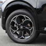 【画像】【試乗】46台限定の520馬力FRセダンと売れ筋小型SUVの２台に試乗！　個性全開のアルファロメオはやっぱり面白い!! 〜 画像9