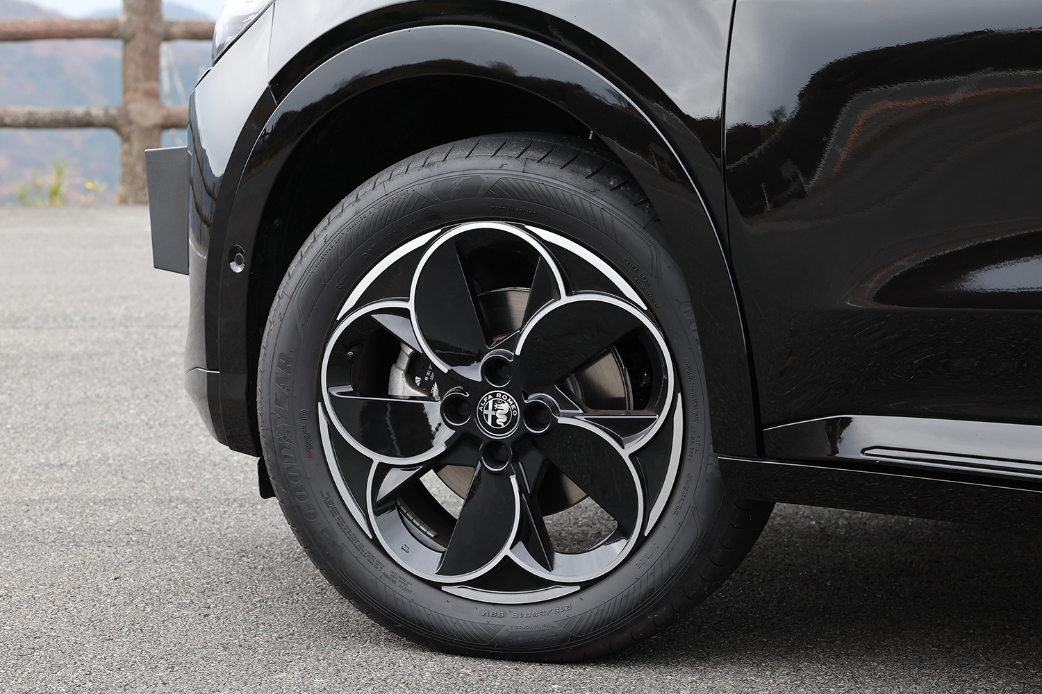 520馬力のFRハイパフォセダンとＢセグコンパクトSUV「ジュニア」それぞれの存在意義 〜 画像9