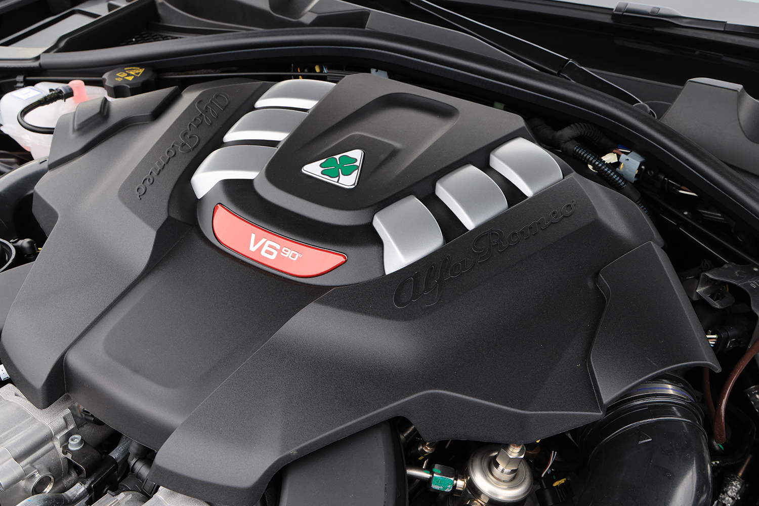 520馬力のFRハイパフォセダンとＢセグコンパクトSUV「ジュニア」それぞれの存在意義 〜 画像16