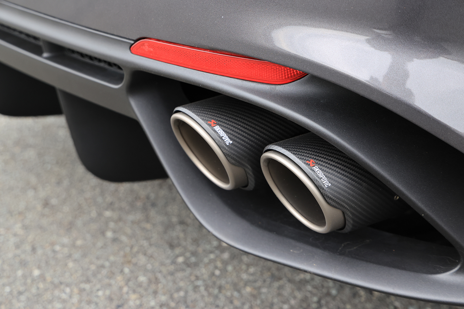 アルファロメオ・ジュリア・クワドリフォリオ・エストレマのマフラー