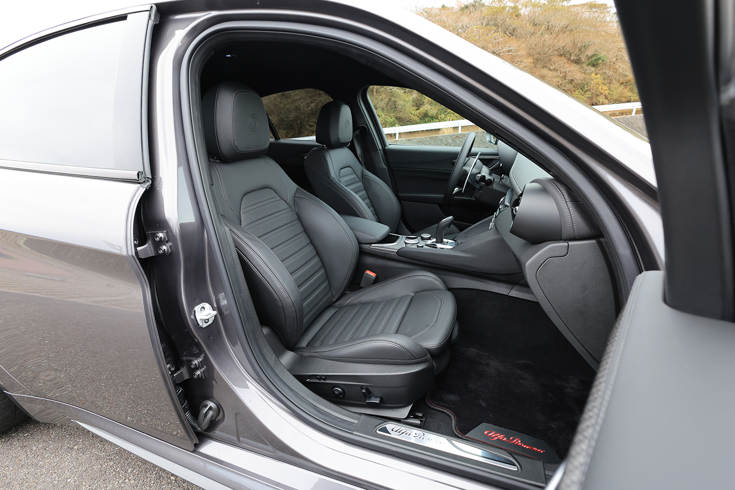 520馬力のFRハイパフォセダンとＢセグコンパクトSUV「ジュニア」それぞれの存在意義 〜 画像25