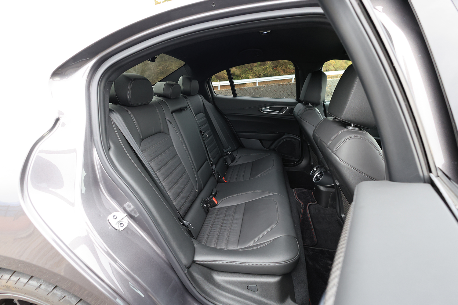 520馬力のFRハイパフォセダンとＢセグコンパクトSUV「ジュニア」それぞれの存在意義 〜 画像26