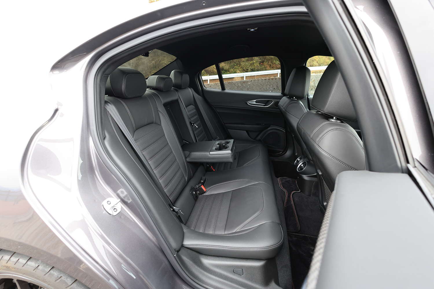 520馬力のFRハイパフォセダンとＢセグコンパクトSUV「ジュニア」それぞれの存在意義 〜 画像27