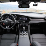 【画像】【試乗】46台限定の520馬力FRセダンと売れ筋小型SUVの２台に試乗！　個性全開のアルファロメオはやっぱり面白い!! 〜 画像28