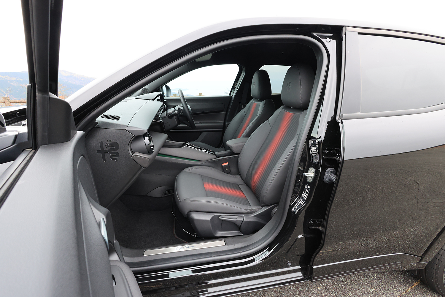 520馬力のFRハイパフォセダンとＢセグコンパクトSUV「ジュニア」それぞれの存在意義 〜 画像35