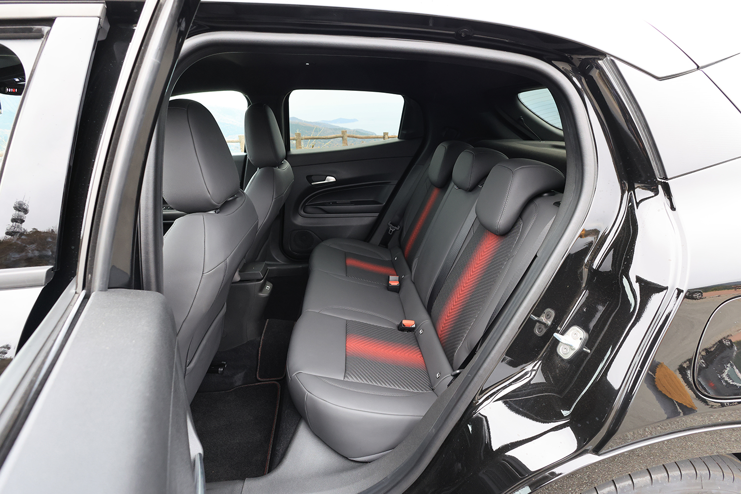 520馬力のFRハイパフォセダンとＢセグコンパクトSUV「ジュニア」それぞれの存在意義 〜 画像36