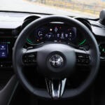 【画像】【試乗】46台限定の520馬力FRセダンと売れ筋小型SUVの２台に試乗！　個性全開のアルファロメオはやっぱり面白い!! 〜 画像39