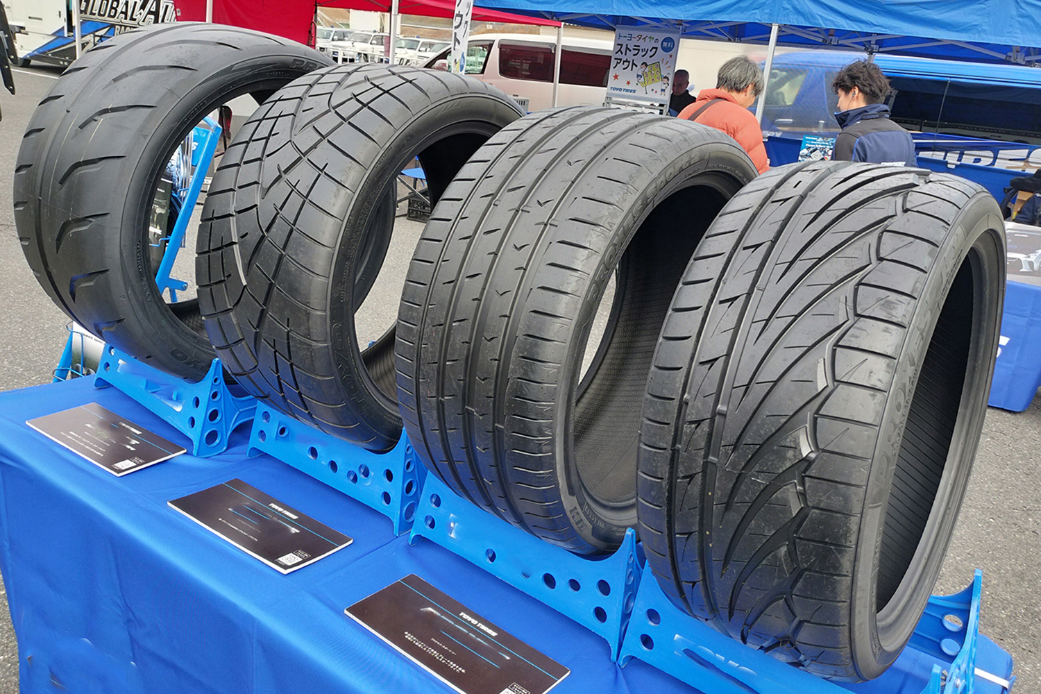 スポーツタイヤの独特なリブとラグには見た目のインパクトだけでなくきちんとした役割がある 〜 画像8