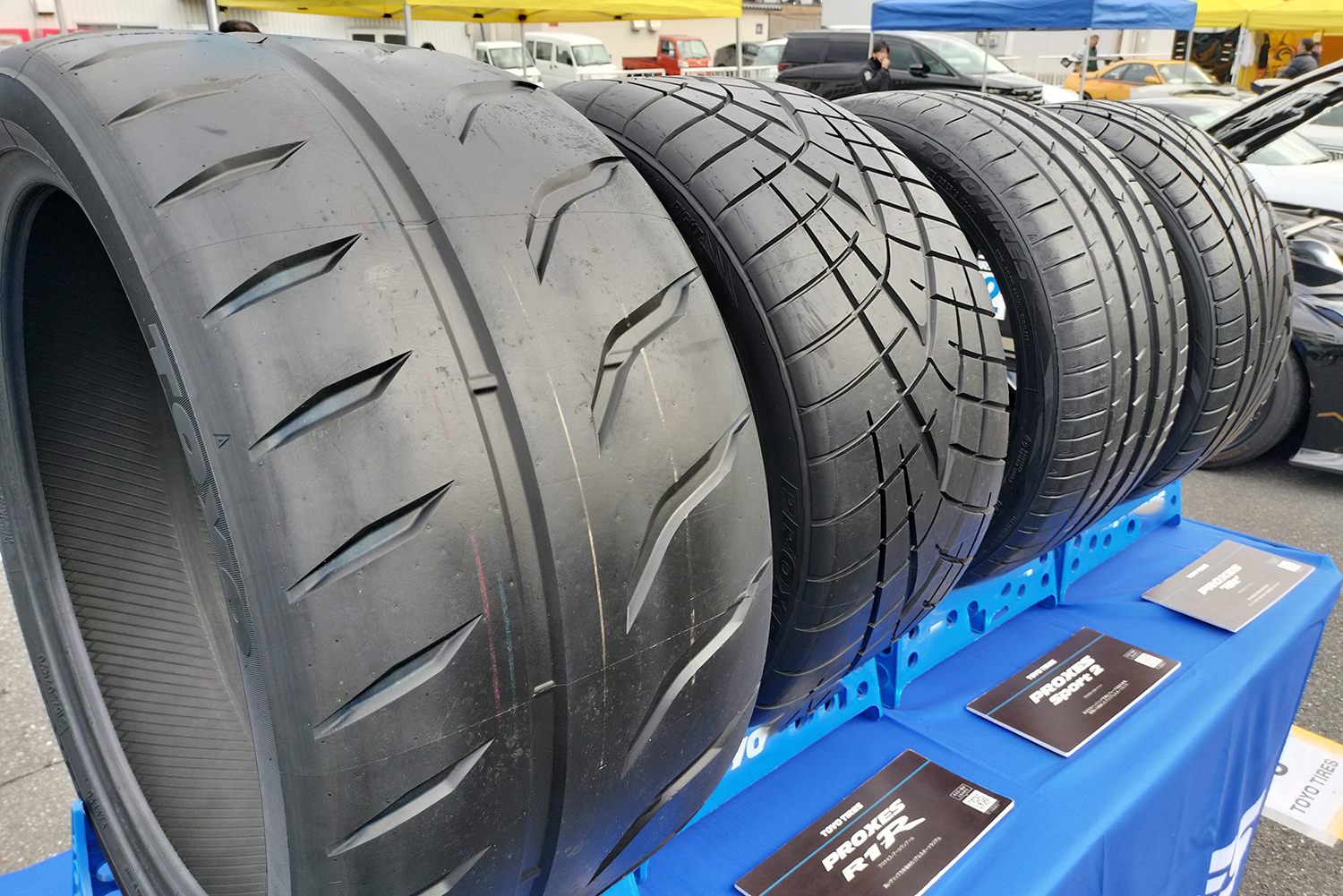 スポーツタイヤの独特なリブとラグには見た目のインパクトだけでなくきちんとした役割がある 〜 画像13