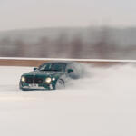 【画像】高級セダンなのにバカッ速！　ベントレーが氷雪路でみせた圧巻のパフォーマンスとは？ 〜 画像7