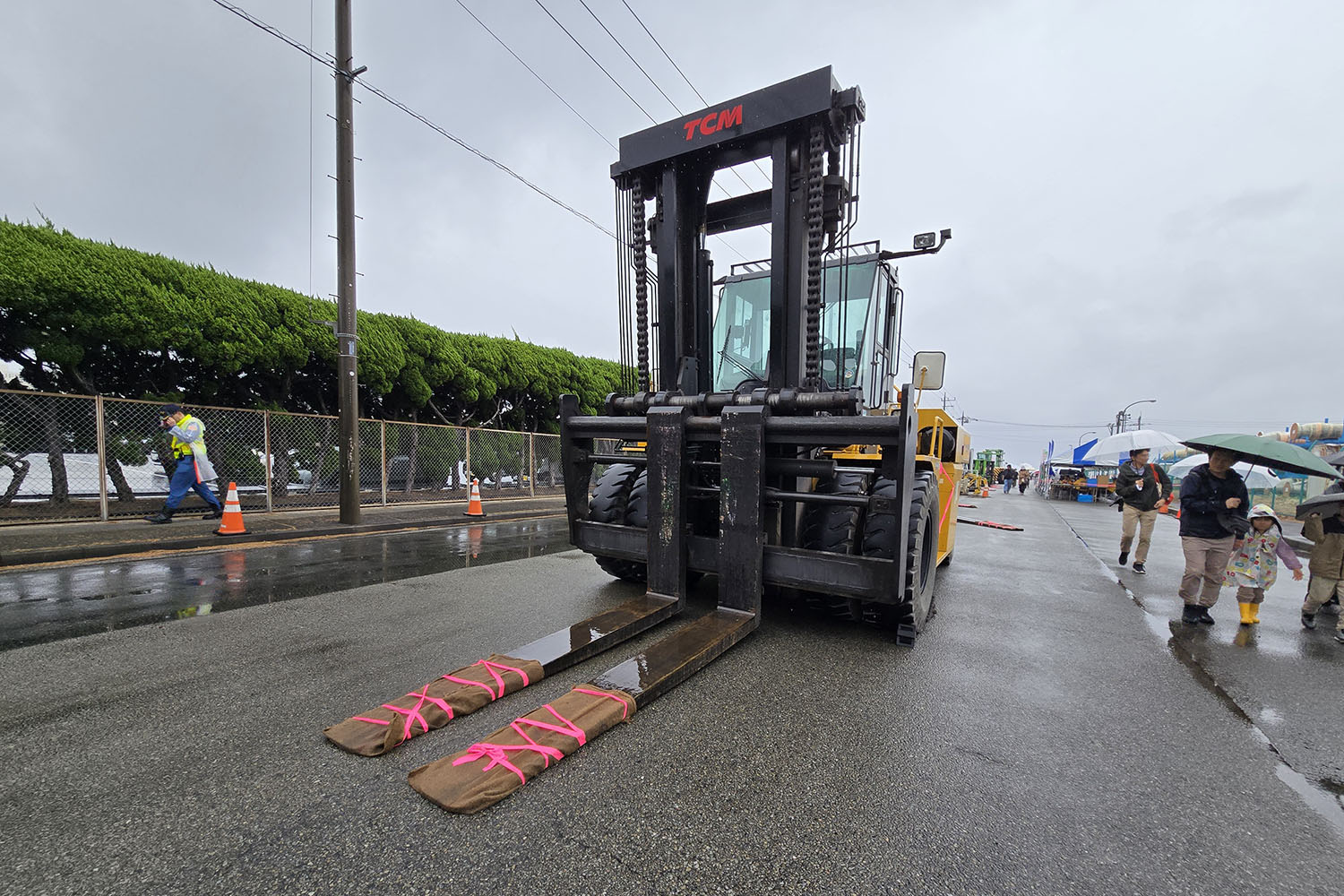 「コマツPC01E」は見た目こそ極小だけど道路工事の現場などで活躍するホンキのショベルカーだった 〜 画像3